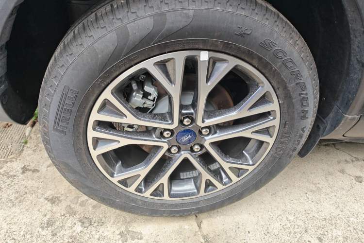 Used Ford Escape 2020 EcoBoost 245 Two-Wheel-Drive Titanium Edition Exterior 5