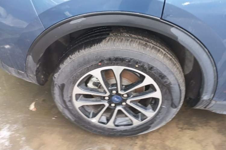 Used Ford Escape 2020 EcoBoost 245 Two-Wheel-Drive Comfort Edition Exterior 5