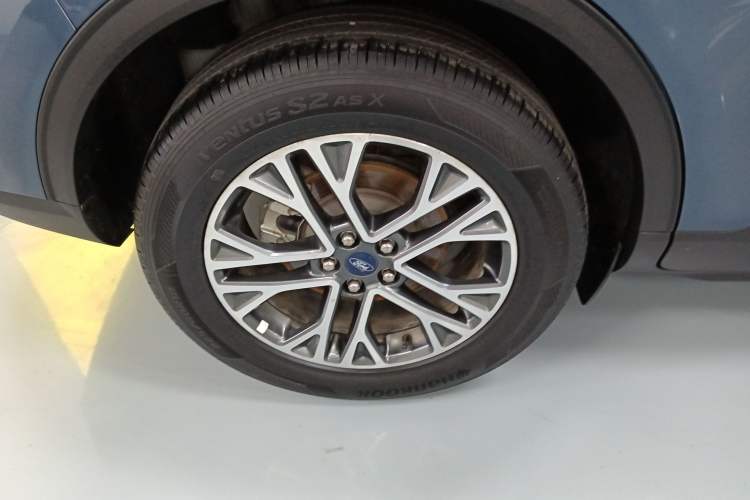 Used Ford Escape 2020 EcoBoost 245 Two-Wheel-Drive Titanium Edition Exterior 5