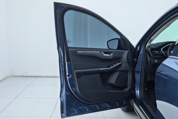 Used Ford Escape 2020 EcoBoost 245 Two-Wheel-Drive Titanium Edition Exterior 6