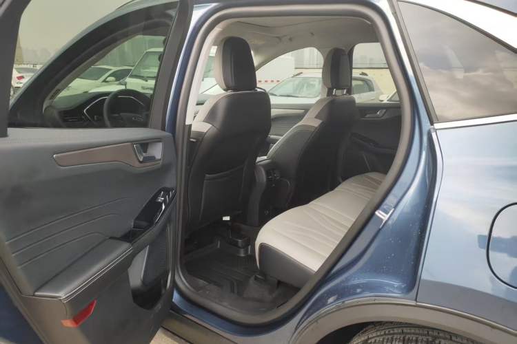 Used Ford Escape 2020 EcoBoost 245 Two-Wheel-Drive Titanium Edition Exterior 7