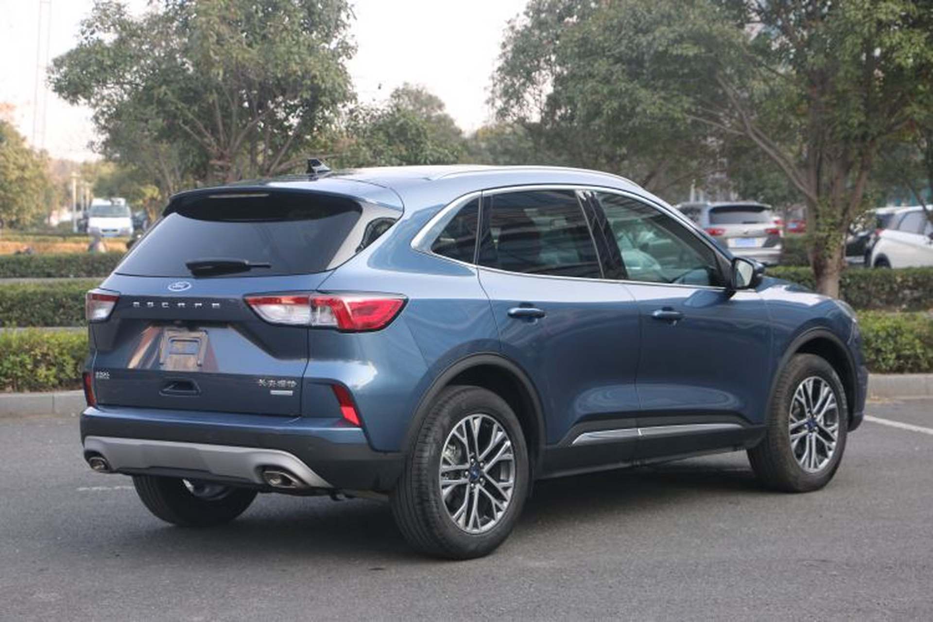 Used Ford Escape 2020 EcoBoost 245 Two-Wheel-Drive Titanium Edition Exterior 7