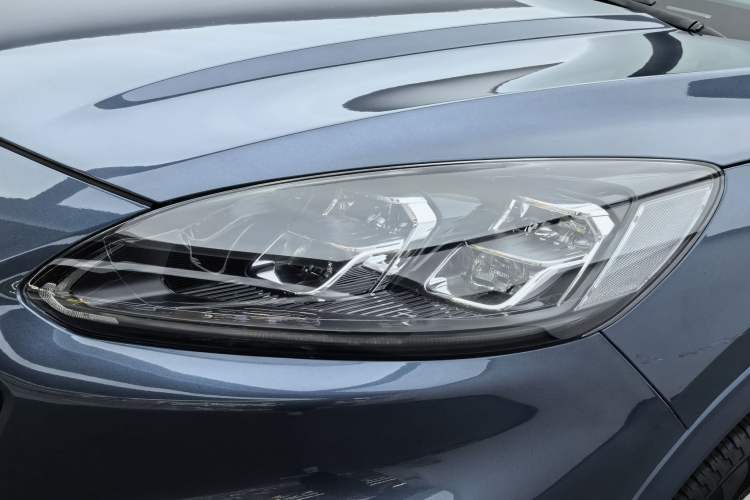 Used Ford Escape 2020 EcoBoost 245 Four-Wheel Drive ST-LINE Deluxe Edition Exterior 7