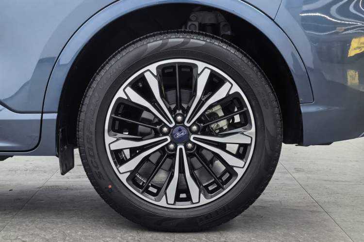 Used Ford Escape 2020 EcoBoost 245 Four-Wheel Drive ST-LINE Deluxe Edition Exterior 9