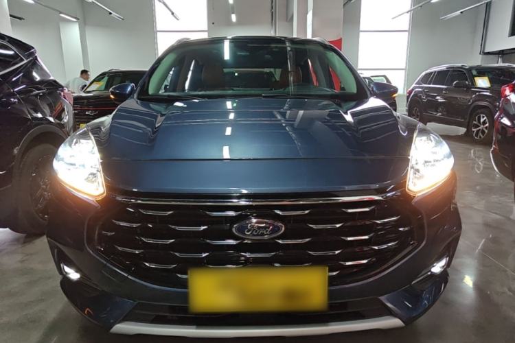Used Ford Escape 2020 EcoBoost 245 Two-Wheel-Drive Titanium Edition Front