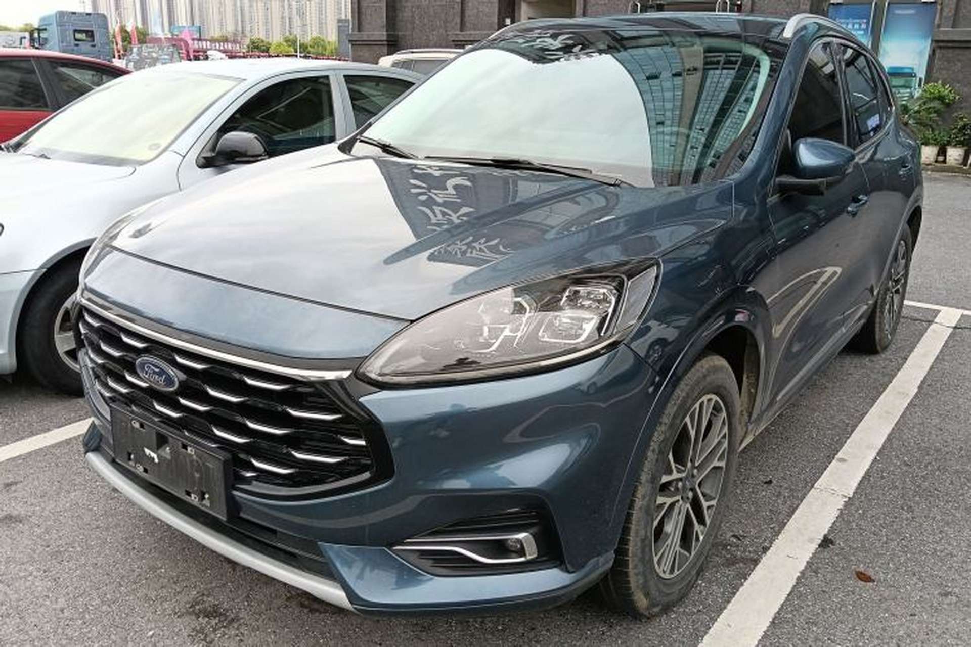 Used Ford Escape 2020 EcoBoost 245 Four-Wheel Drive Luxury Edition Front Left 45 Deg