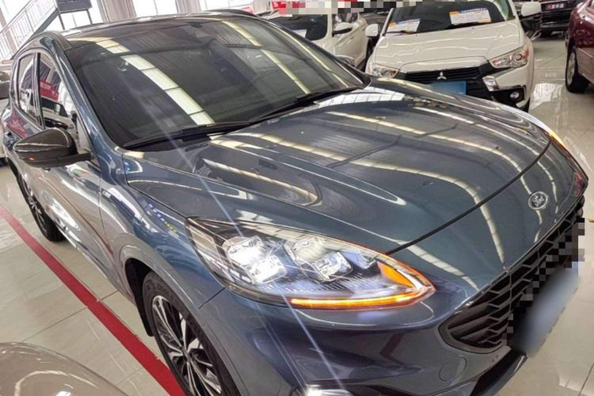 Used Ford Escape 2020 EcoBoost 245 Four-Wheel Drive ST-LINE Deluxe Edition Front Right 45 Deg
