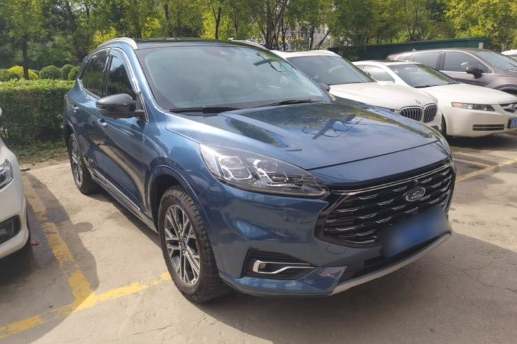 Used Ford Escape 2020 EcoBoost 245 Four-Wheel Drive Luxury Edition Front Right 45 Deg