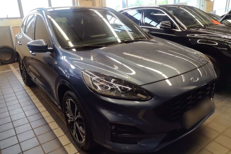 Used Ford Escape 2020 EcoBoost 245 Four-Wheel Drive ST-LINE Deluxe Edition Front Right 45 Deg