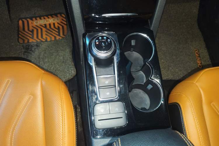 Used Ford Escape 2020 EcoBoost 245 Two-Wheel-Drive Titanium Edition Gear Lever