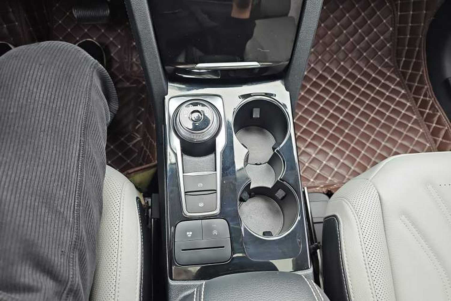Used Ford Escape 2020 EcoBoost 245 Four-Wheel Drive Titanium Edition Gear Lever