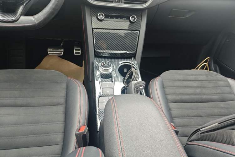 Used Ford Escape 2020 EcoBoost 245 Four-Wheel Drive ST-LINE Deluxe Edition Gear Lever
