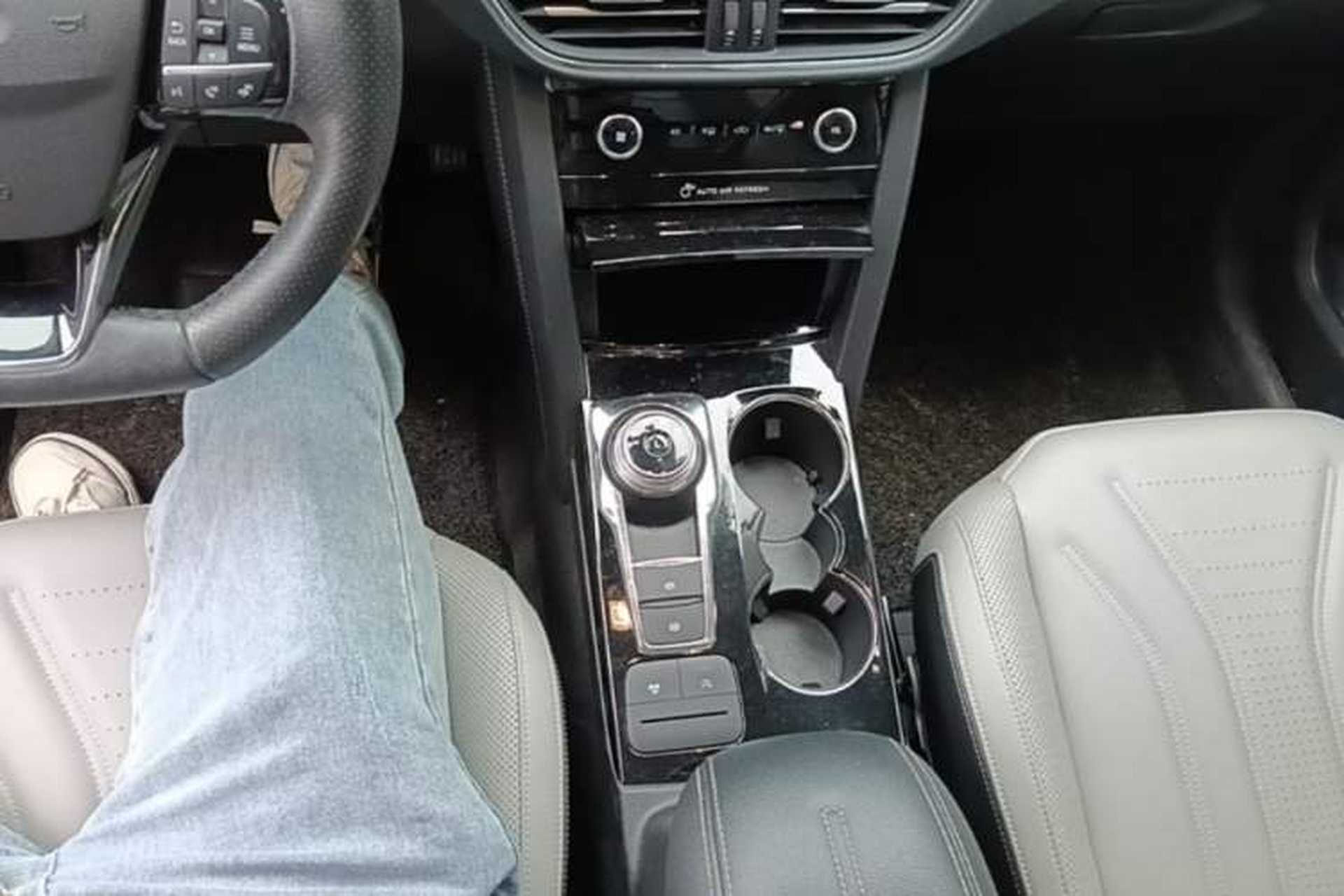 Used Ford Escape 2020 EcoBoost 245 Four-Wheel Drive Luxury Edition Gear Lever