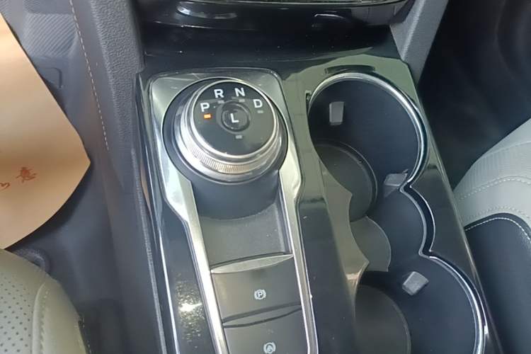 Used Ford Escape 2020 EcoBoost 245 Four-Wheel Drive Titanium Edition Gear Lever