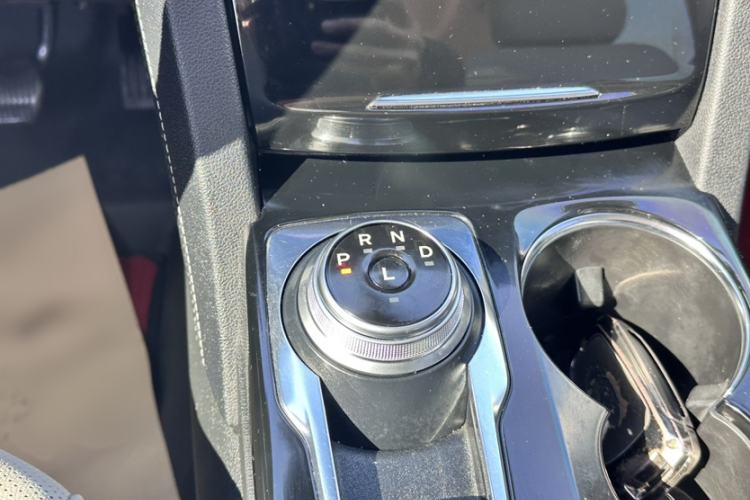 Used Ford Escape 2020 EcoBoost 245 Four-Wheel Drive Titanium Edition Gear Lever