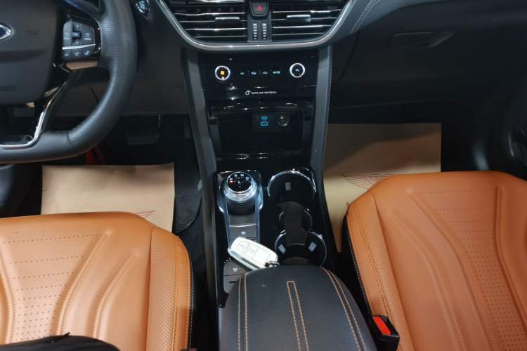 Used Ford Escape 2020 EcoBoost 245 Two-Wheel Drive Smart & Enjoyment Model Gear Lever