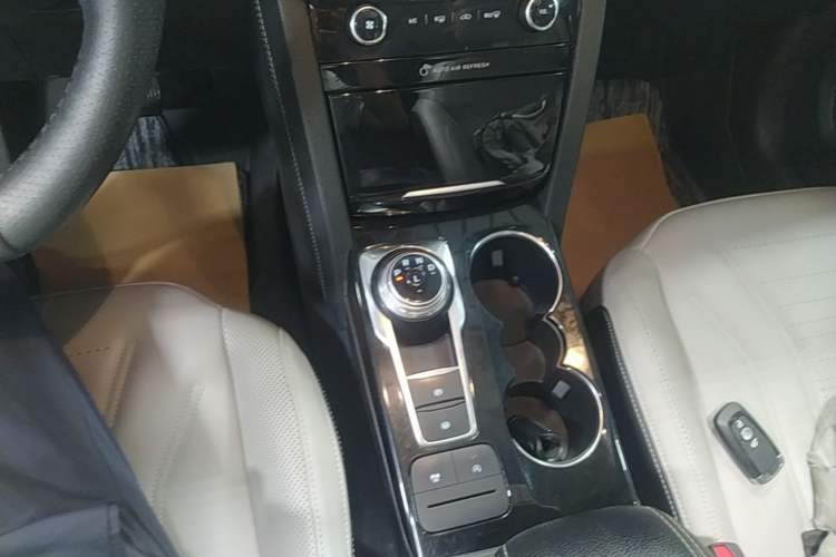 Used Ford Escape 2020 EcoBoost 245 Two-Wheel Drive Smart & Enjoyment Model Gear Lever