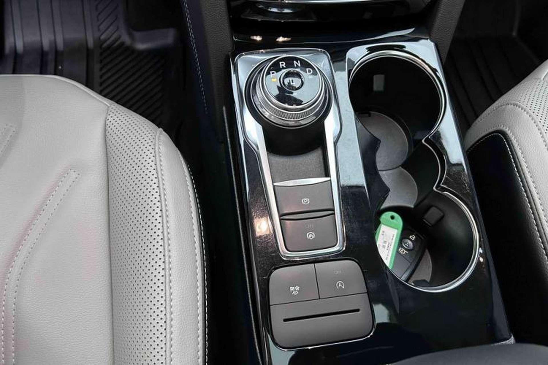 Used Ford Escape 2020 EcoBoost 245 Two-Wheel Drive Smart & Enjoyment Model Gear Lever