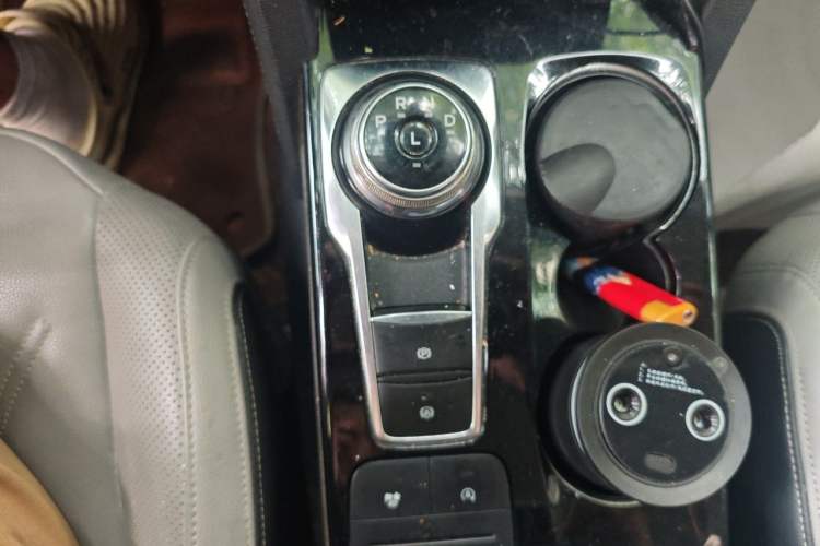 Used Ford Escape 2020 EcoBoost 245 Two-Wheel-Drive Titanium Edition Gear Lever