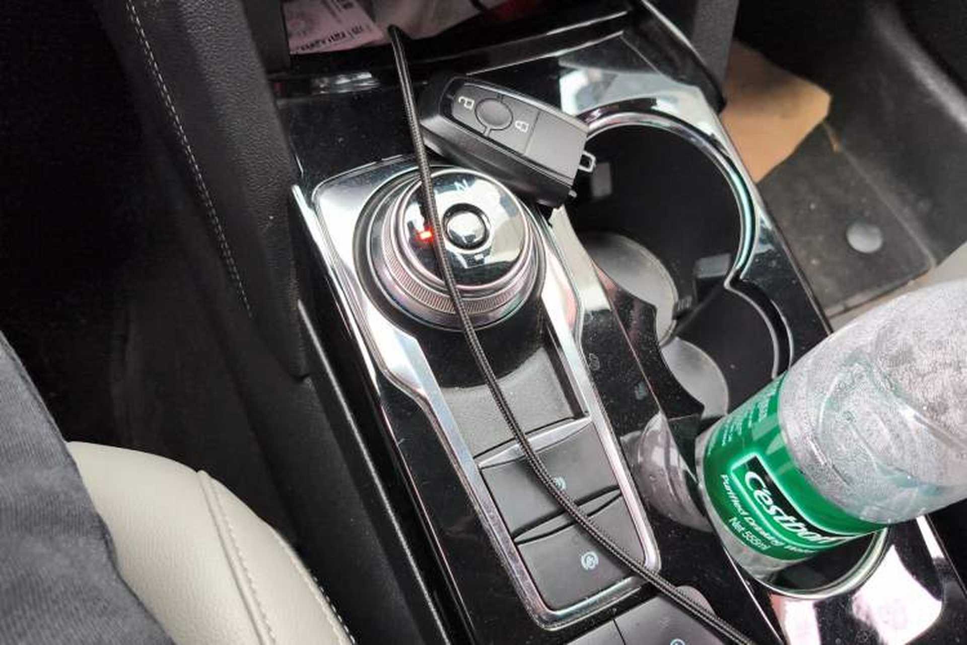 Used Ford Escape 2020 EcoBoost 245 Two-Wheel-Drive Comfort Edition Gear Lever