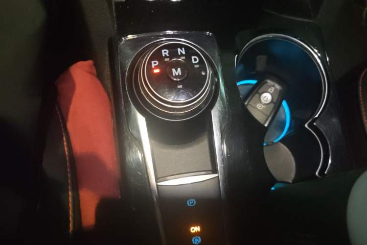 Used Ford Escape 2020 EcoBoost 245 Four-Wheel Drive ST-LINE Deluxe Edition Gear Lever