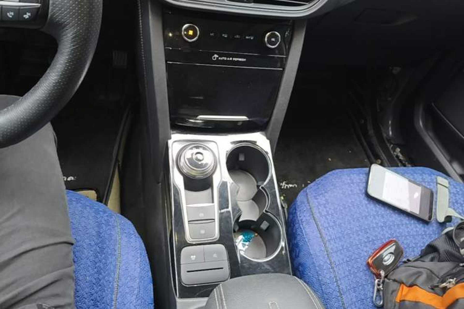 Used Ford Escape 2020 EcoBoost 245 Four-Wheel Drive Luxury Edition Gear Lever