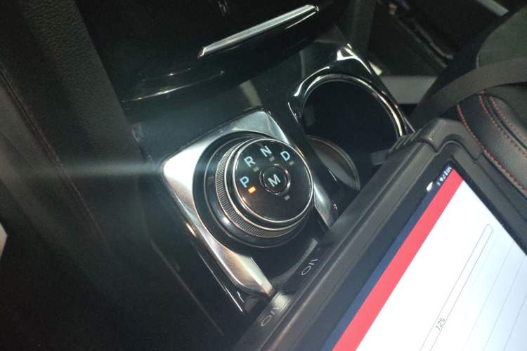 Used Ford Escape 2020 EcoBoost 245 Four-Wheel Drive ST-LINE Deluxe Edition Gear Lever