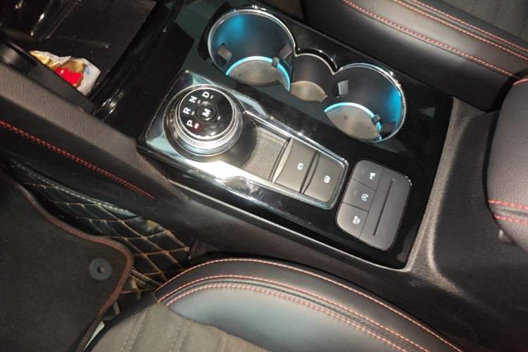 Used Ford Escape 2020 EcoBoost 245 Four-Wheel Drive ST-LINE Deluxe Edition Gear Lever