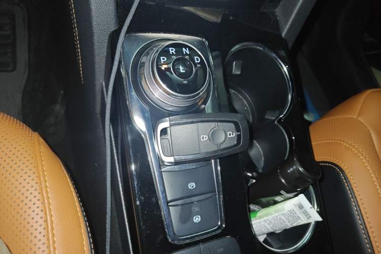Used Ford Escape 2020 EcoBoost 245 Two-Wheel-Drive Titanium Edition Gear Lever