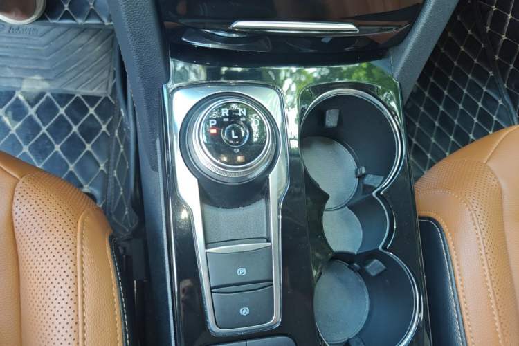 Used Ford Escape 2020 EcoBoost 245 Two-Wheel Drive Smart & Enjoyment Model Gear Lever