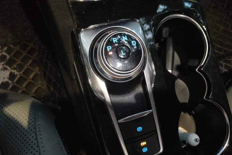 Used Ford Escape 2020 EcoBoost 245 Two-Wheel Drive Smart & Enjoyment Model Gear Lever