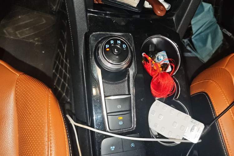 Used Ford Escape 2020 EcoBoost 245 Two-Wheel Drive Smart & Enjoyment Model Gear Lever