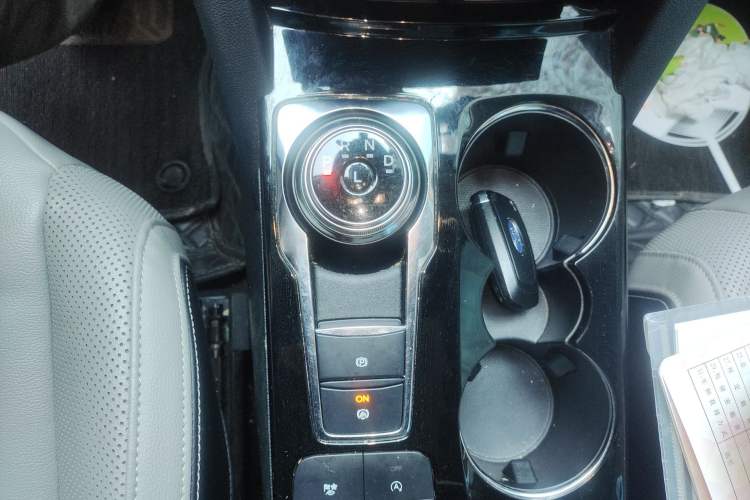 Used Ford Escape 2020 EcoBoost 245 Two-Wheel-Drive Titanium Edition Gear Lever