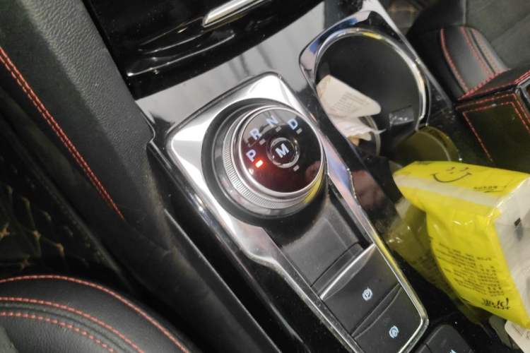 Used Ford Escape 2020 EcoBoost 245 Four-Wheel Drive ST-LINE Deluxe Edition Gear Lever