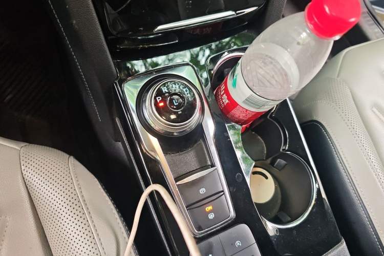 Used Ford Escape 2020 EcoBoost 245 Four-Wheel Drive Titanium Edition Gear Lever