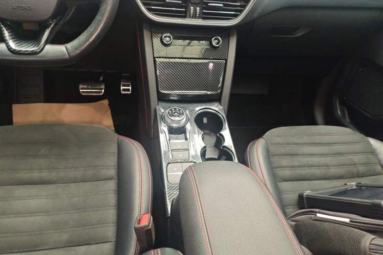 Used Ford Escape 2020 EcoBoost 245 Four-Wheel Drive ST-LINE Deluxe Edition Gear Lever