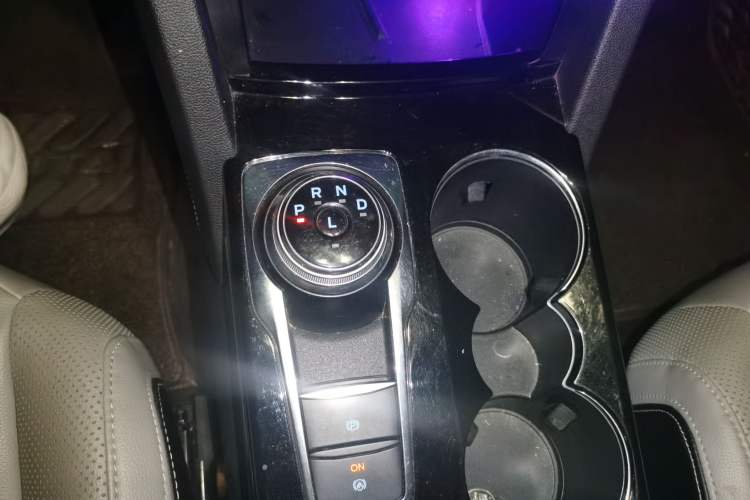 Used Ford Escape 2020 EcoBoost 245 Four-Wheel Drive Titanium Edition Gear Lever