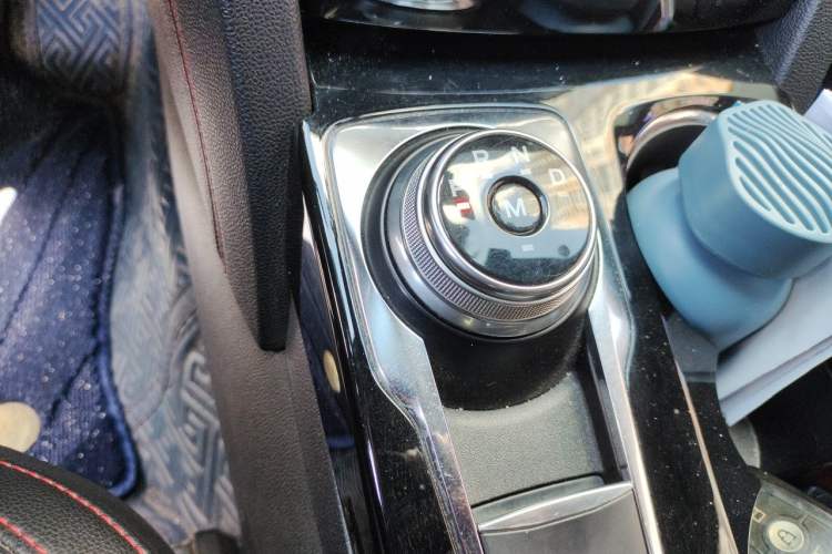 Used Ford Escape 2020 EcoBoost 245 Four-Wheel Drive ST-LINE Deluxe Edition Gear Lever
