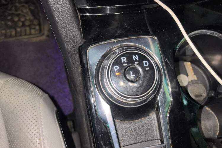Used Ford Escape 2020 EcoBoost 245 Two-Wheel Drive Smart & Enjoyment Model Gear Lever