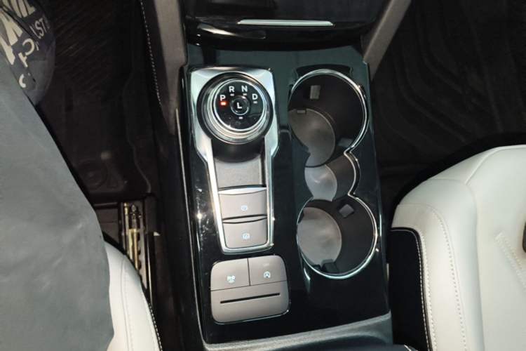 Used Ford Escape 2020 EcoBoost 245 Two-Wheel-Drive Titanium Edition Gear Lever