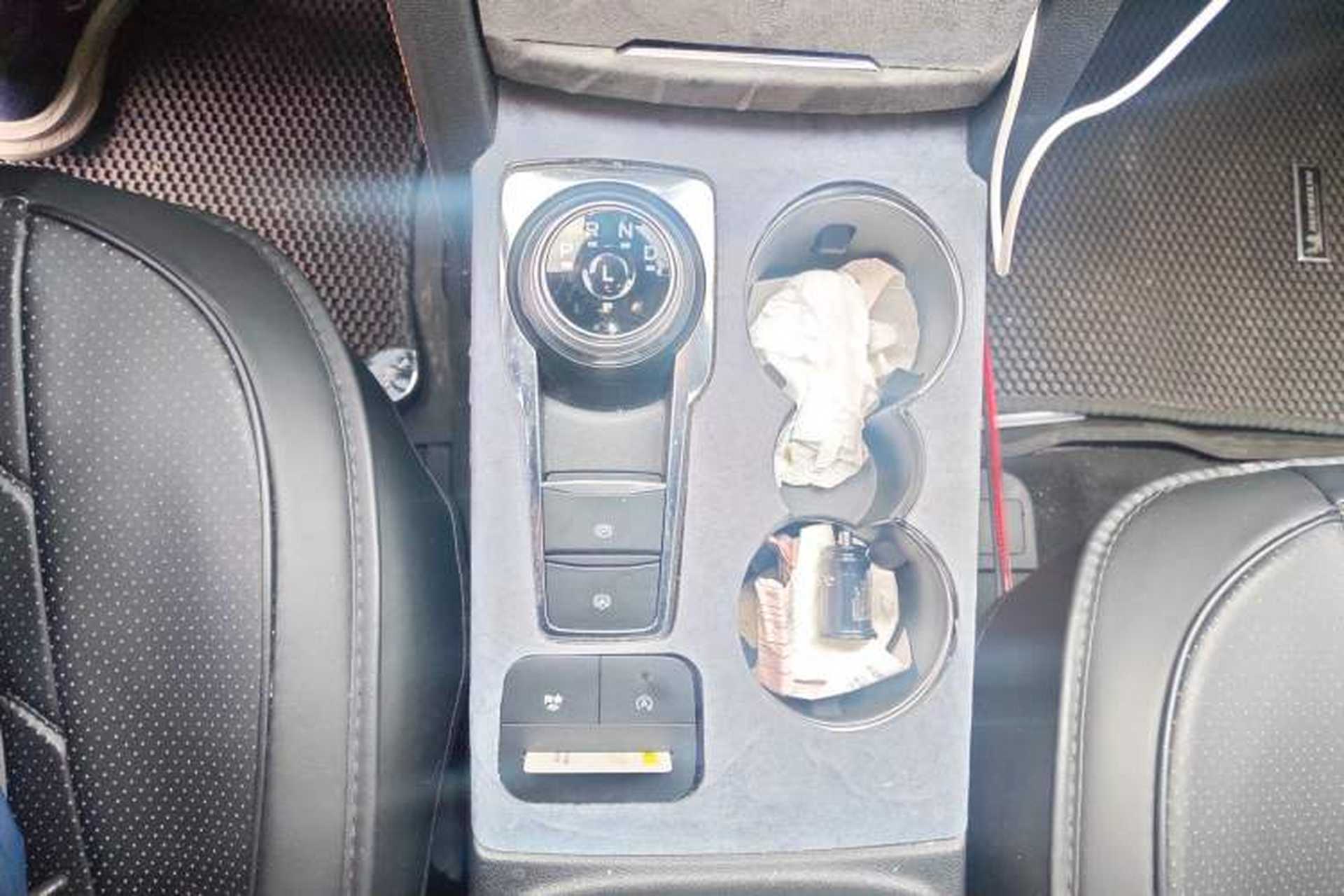 Used Ford Escape 2020 EcoBoost 245 Four-Wheel Drive Luxury Edition Gear Lever