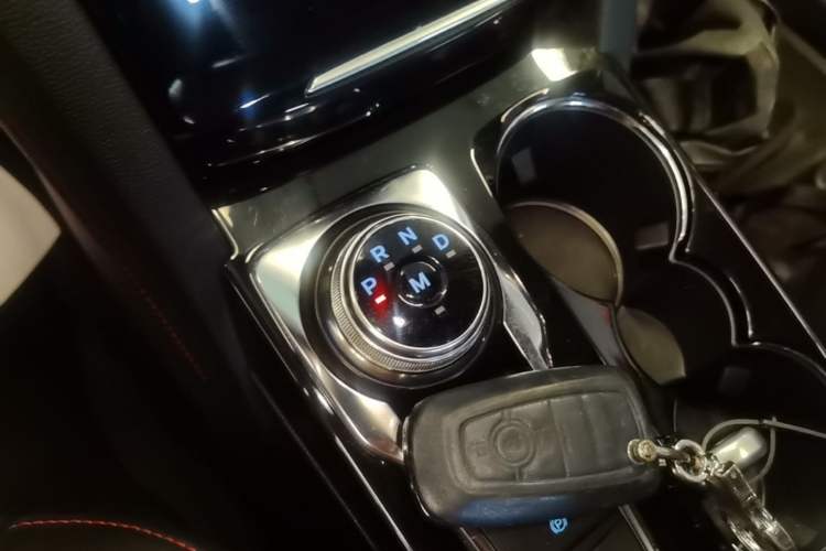 Used Ford Escape 2020 EcoBoost 245 Four-Wheel Drive ST-LINE Deluxe Edition Gear Lever