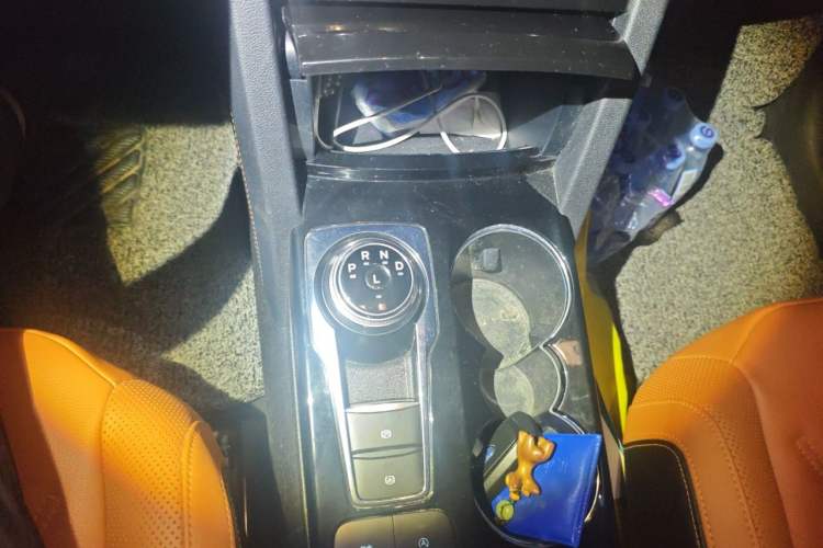 Used Ford Escape 2020 EcoBoost 245 4x4 Enjoyment Model Gear Lever