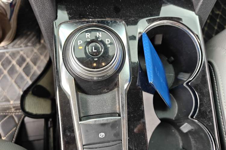 Used Ford Escape 2020 EcoBoost 245 Two-Wheel Drive Smart & Enjoyment Model Gear Lever
