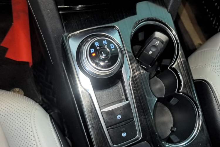 Used Ford Escape 2020 EcoBoost 245 Two-Wheel Drive Smart & Enjoyment Model Gear Lever