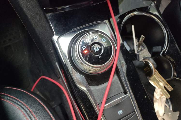 Used Ford Escape 2020 EcoBoost 245 Four-Wheel Drive ST-LINE Deluxe Edition Gear Lever