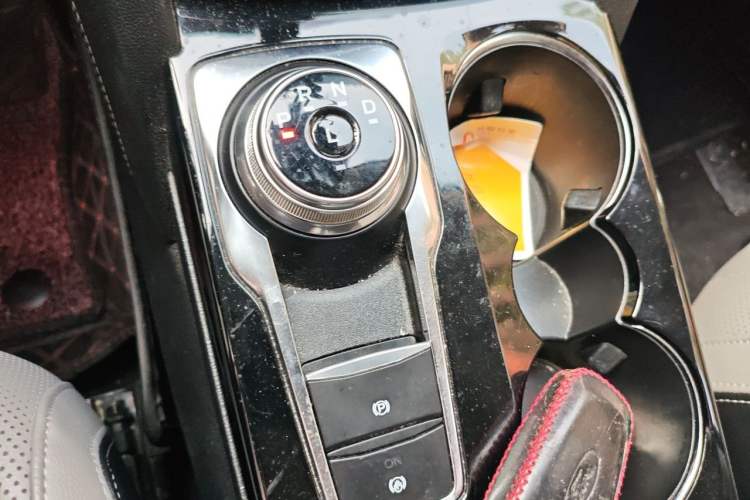 Used Ford Escape 2020 EcoBoost 245 Two-Wheel-Drive Titanium Edition Gear Lever