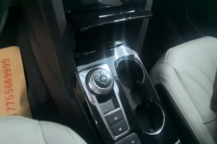 Used Ford Escape 2020 EcoBoost 245 4x4 Enjoyment Model Gear Lever