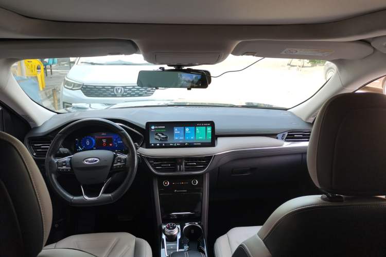 Used Ford Escape 2020 EcoBoost 245 Two-Wheel Drive Smart & Enjoyment Model Headliner