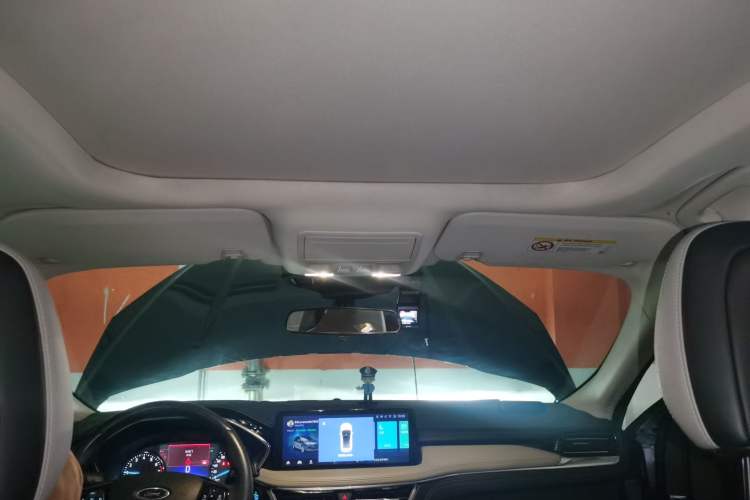 Used Ford Escape 2020 EcoBoost 245 Four-Wheel Drive Titanium Edition Headliner
